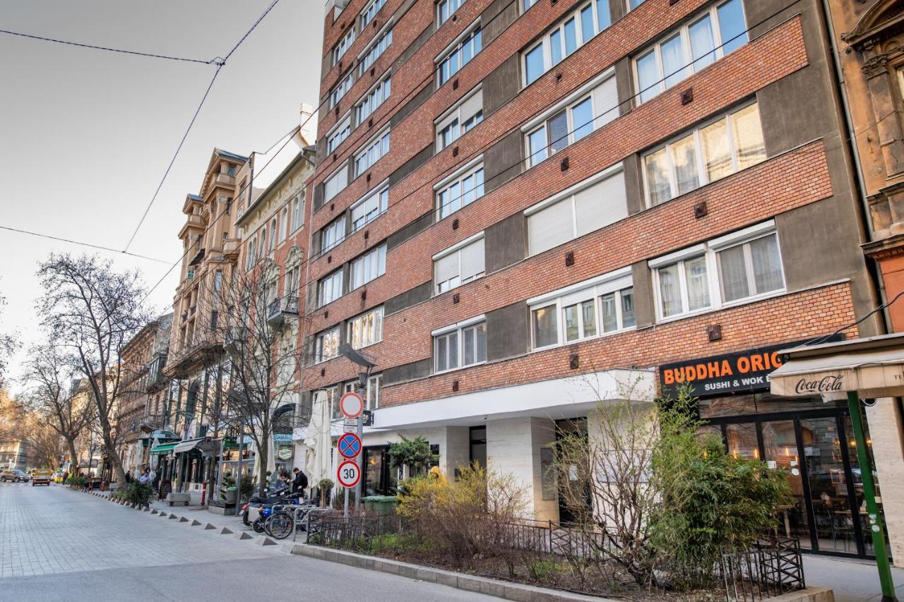 N28 Studio Apartment In Andrassy Boulevard. Budapest Esterno foto