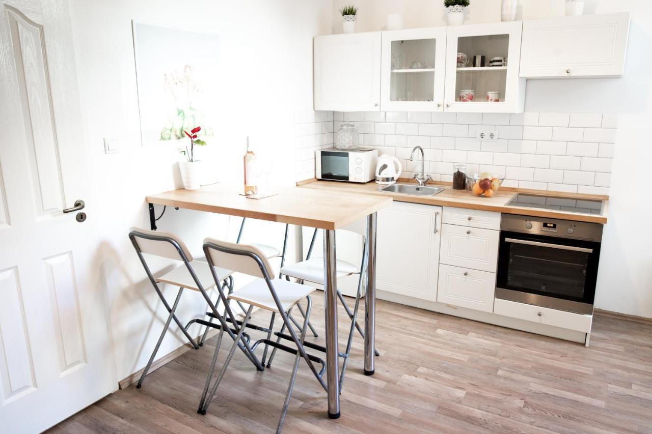 N28 Studio Apartment In Andrassy Boulevard. Budapest Esterno foto